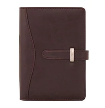 Gyűrűs kalendárium SATURNUS M437 fehér lapos sötétbarna műbőr 2026.